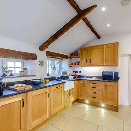 3 Bed In Bedale 81375 Holiday home Hackforth
